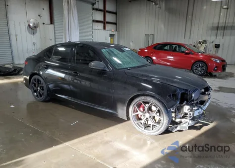 2019 Alfa Romeo Giulia z USA, uszkodzony, nr VIN ZARFAMAN3K7616221